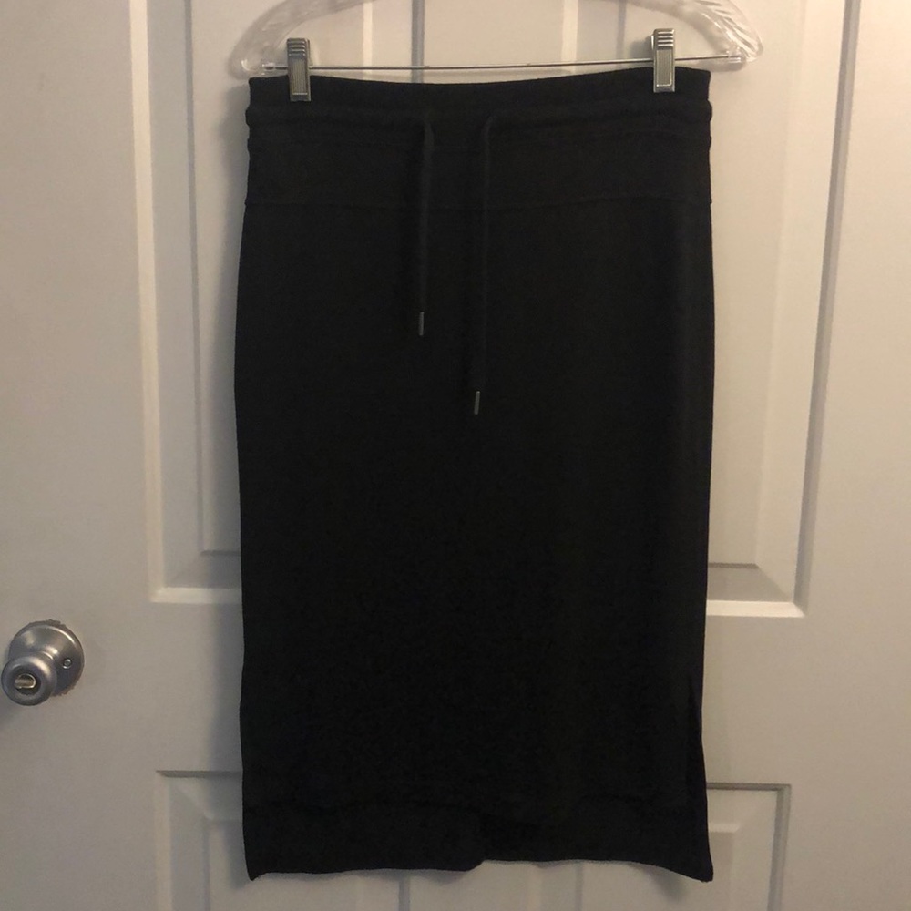 Like- New Super soft Athleta Skirt